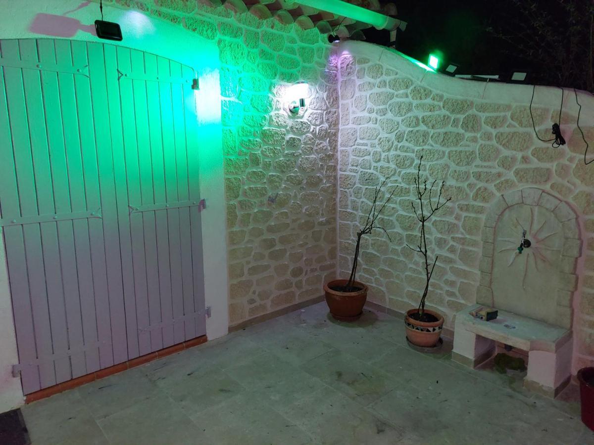 Flassans-sur-Issole Suite 30 M2 Ideale Pour 2 Personnes מראה חיצוני תמונה